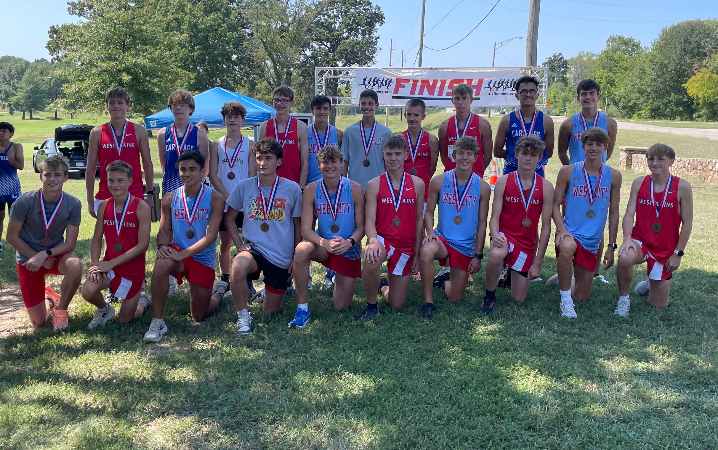 Cardinals tie for 1st place at Carthage Invitational